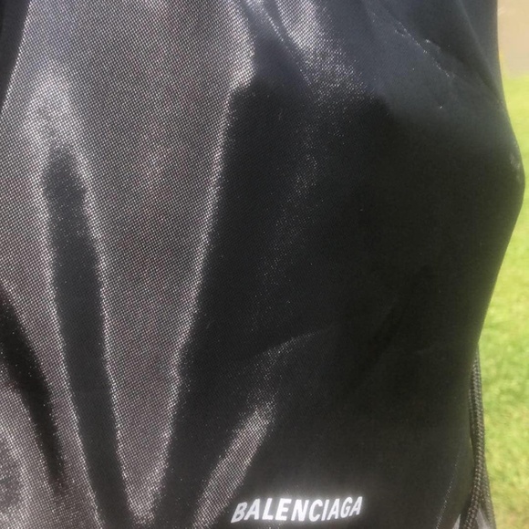 New size 10 - Picture 9 of 9